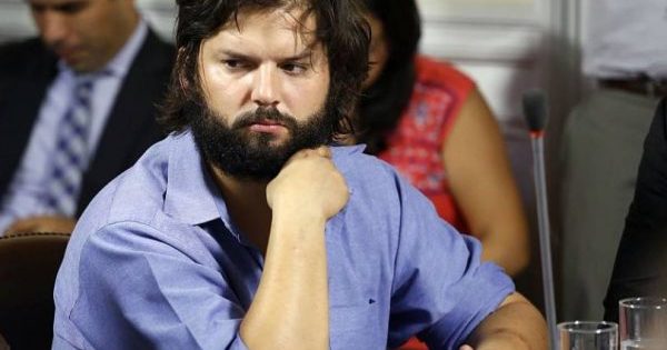 De Diputado A Escritor Gabriel Boric Prepara Publicacion De Un Libro Chicureo Hoy