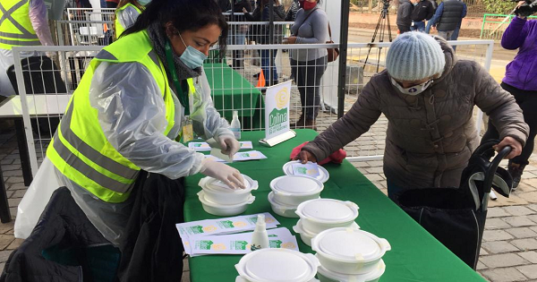 Colina inaugura Food Truck solidario que entregará ...